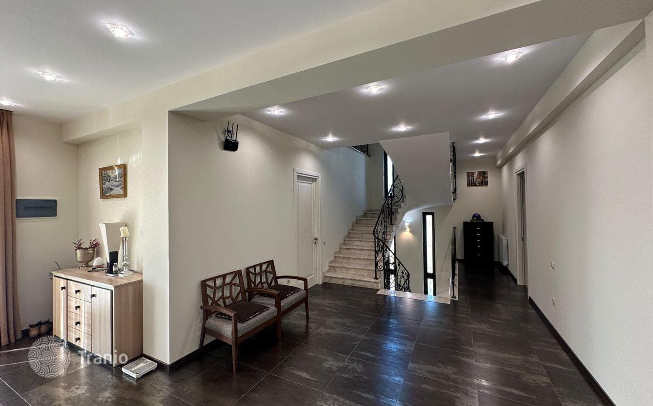 875 m² House in Saburtalo, Tbilisi
