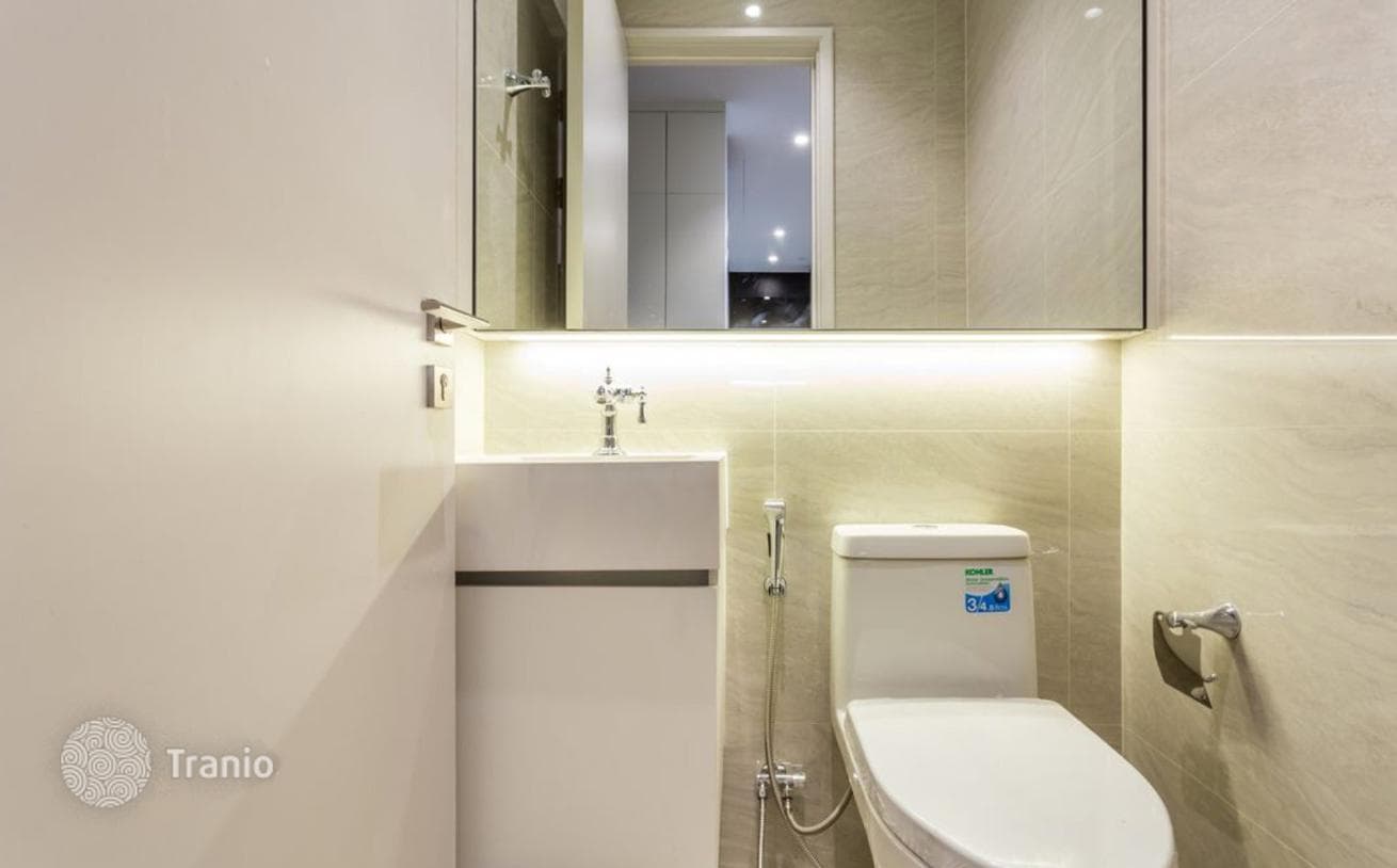 2-Bedroom Condo in Pathum Wan, Bangkok, photo 3