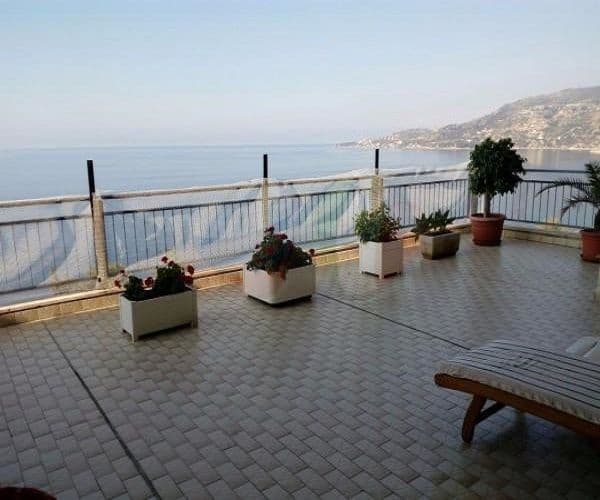 3-Bedroom Apartment in Ospedaletti