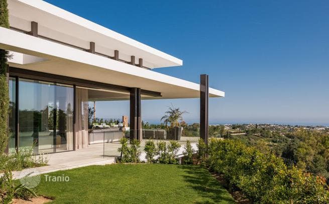 Designer New Villa with Pool and Garden in Malaga, photo 3