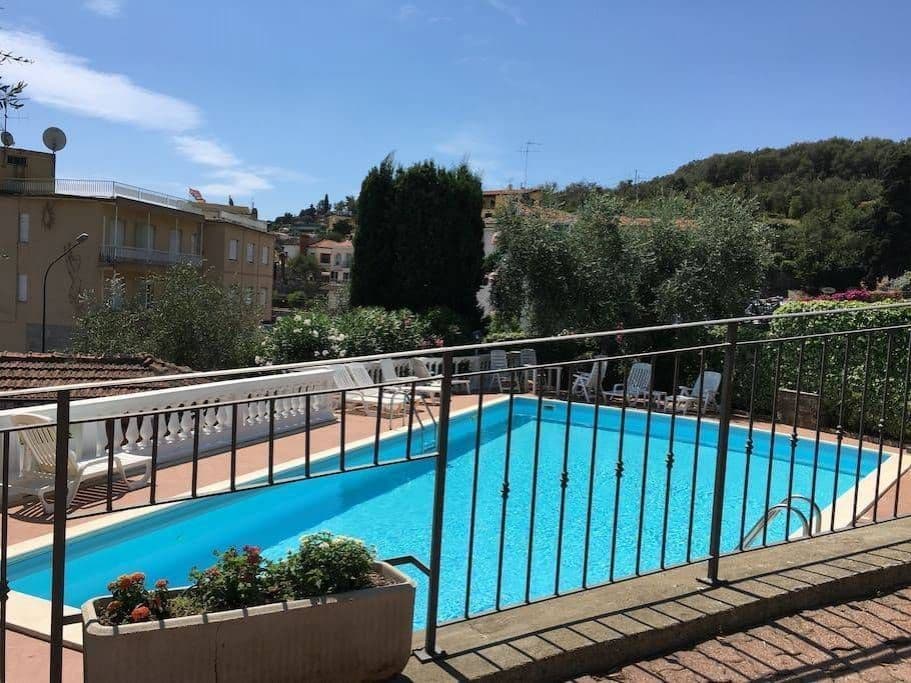 2-Bedroom Apartment in Ospedaletti, photo 2