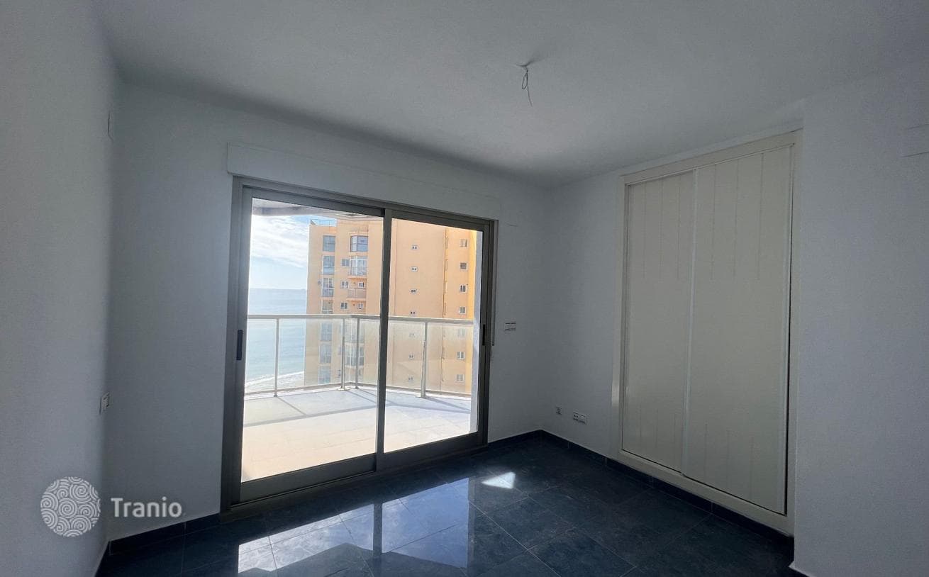 Beachfront 2-Bedroom Penthouse in Calpe, Alicante, photo 2