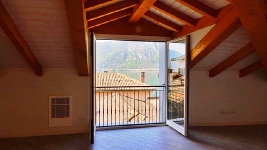 Квартира в Кампионе-д'Италия, Италия, 132 м²