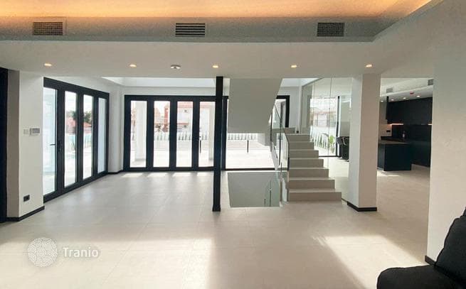 3-Bedroom Villa with Private Pool and Sea View in Torrevieja, photo 2