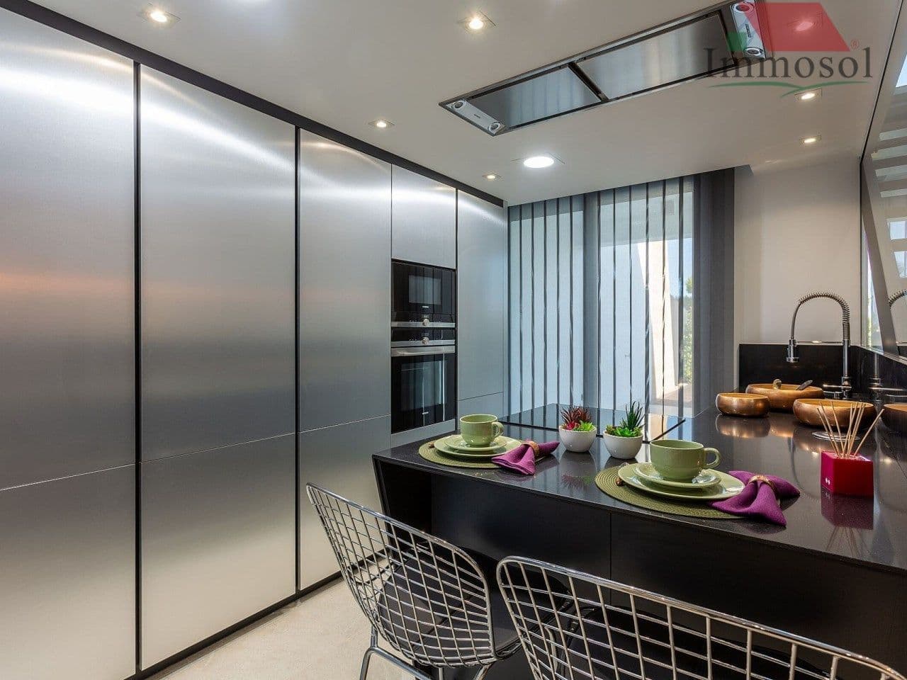 3-Bedroom Townhouse in Villamartin, photo 2