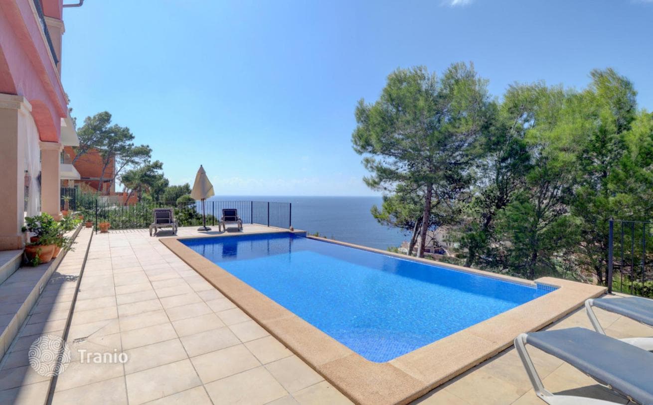 2-Bedroom Villa with Sea View and Private Pool in Andratx, Mallorca