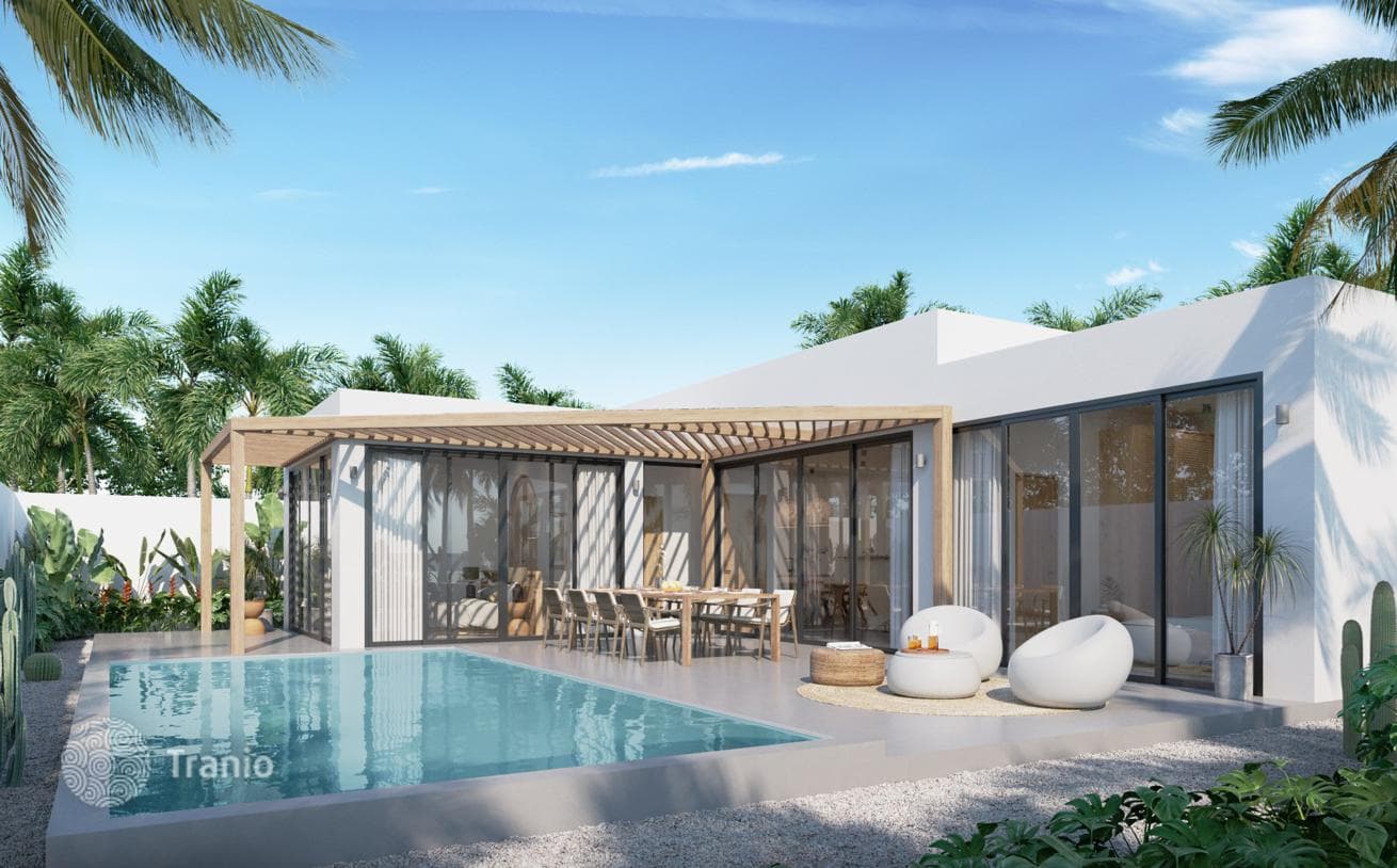New Villas with Pools near Golf Club in Phuket