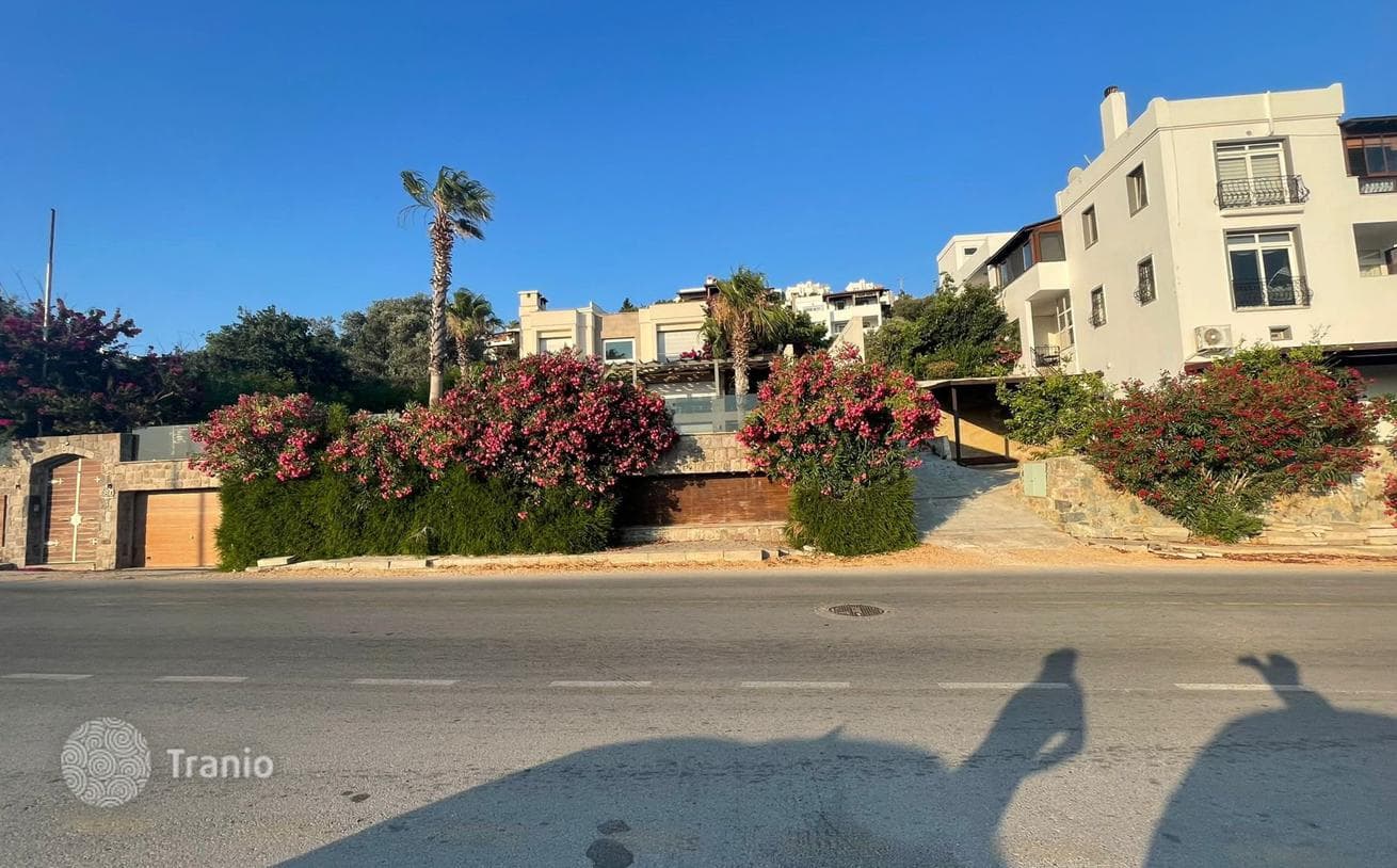 Beachfront Villa with Private Pool in Yalikavak, Bodrum