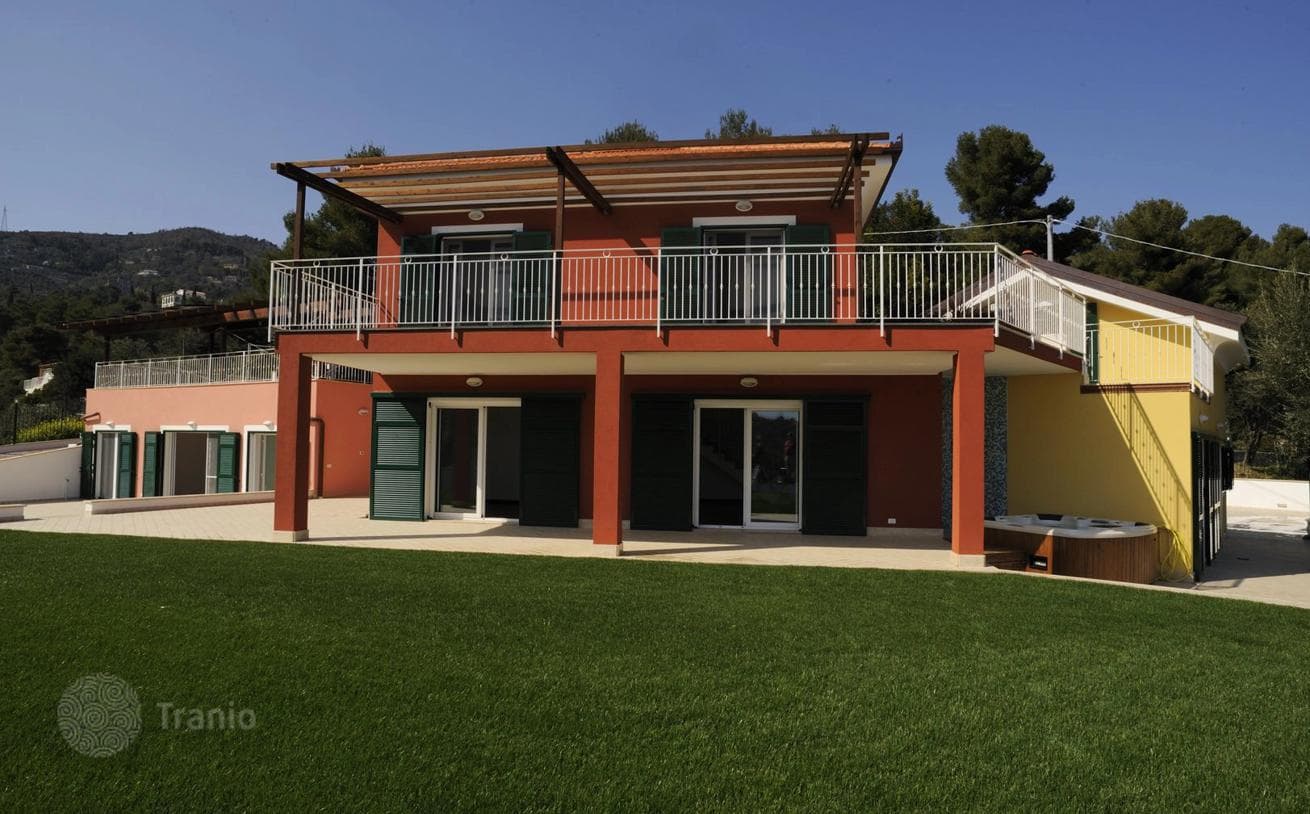 Modern Villa with Sea and Bay Views in Alassio, Liguria