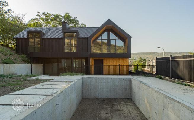 4-Bedroom House 400 m² in Tbilisi, photo 3