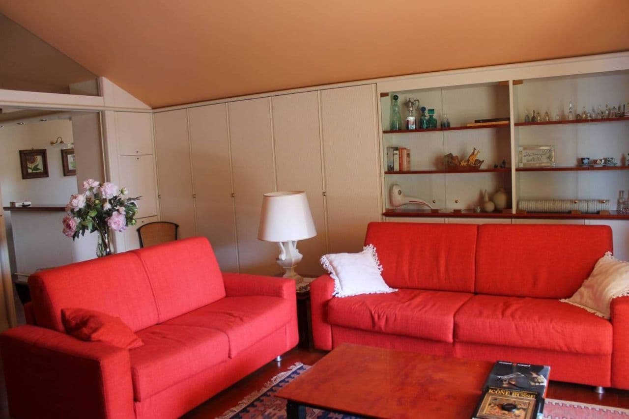 2-Bedroom Apartment in Ospedaletti, photo 4