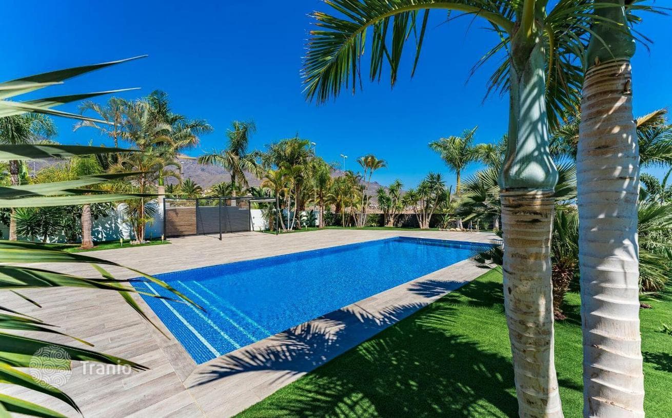 Designer Villa with Private Pool and Sea View in Adeje, Tenerife, photo 2
