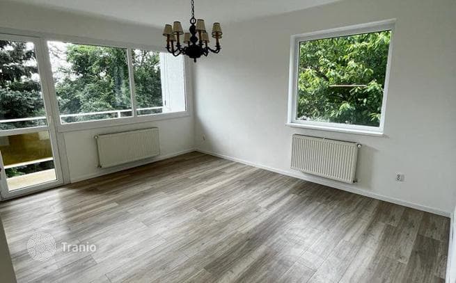 1-Bedroom Apartment with Garage in District 11, Budapest, photo 3