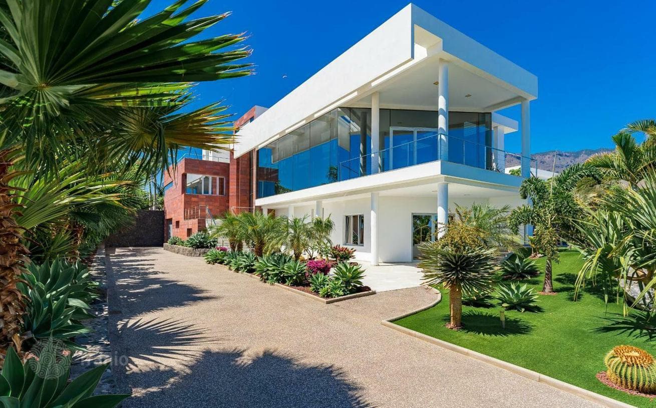 Designer Villa with Private Pool and Sea View in Adeje, Tenerife, photo 5