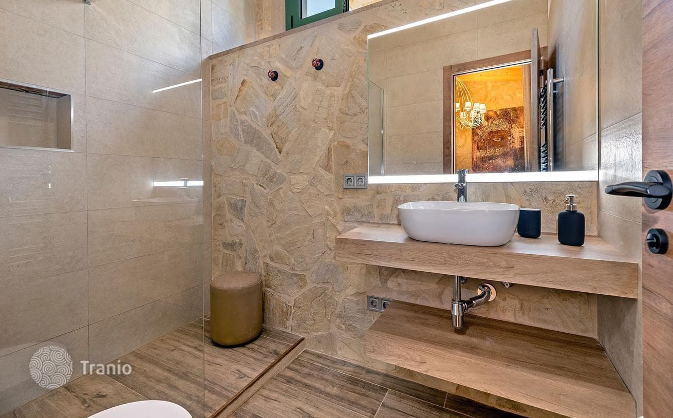 3-Bedroom Villa with Private Pool in El Toro, Mallorca, photo 2