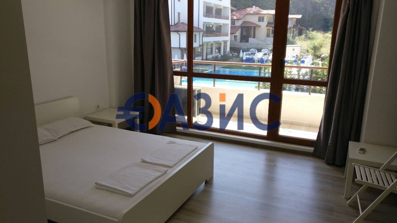 1-Bedroom Apartment in Shkorpilovtsi, photo 2