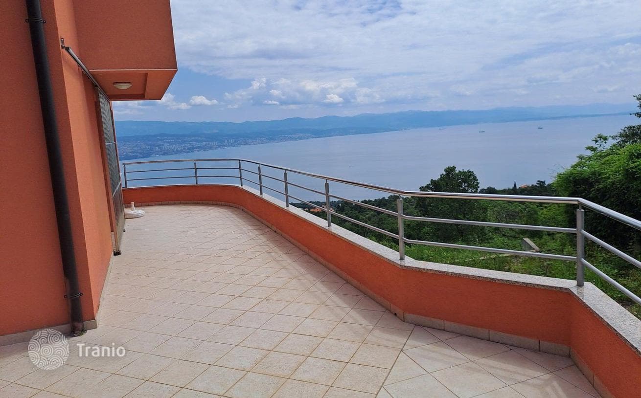 2-Bedroom Apartment with Panoramic Views in Opatija, photo 4