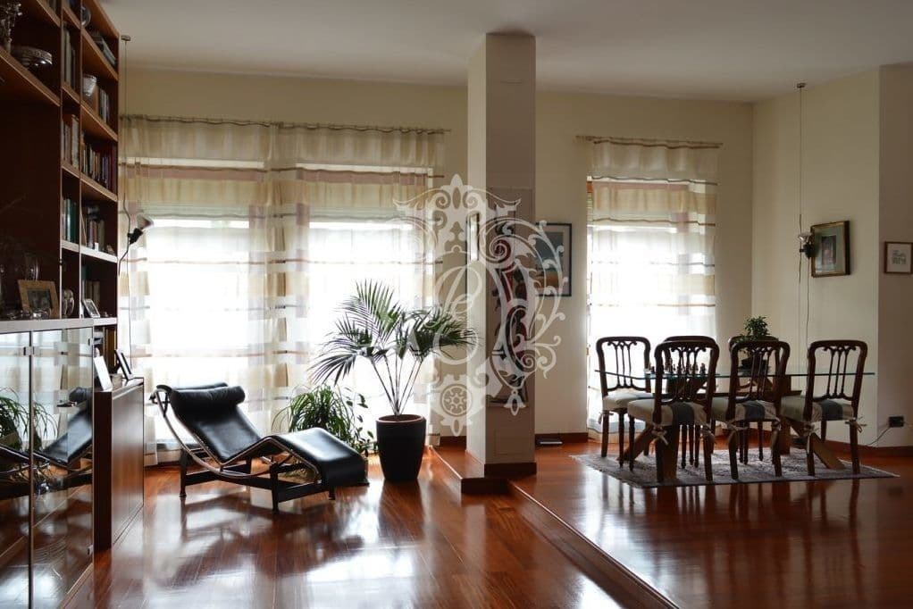 3-Bedroom Apartment in Milan, Italy, photo 2