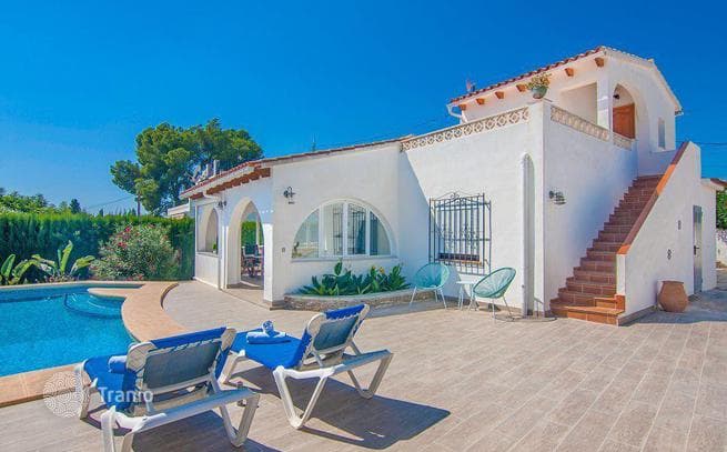 3-Bedroom Seafront Villa with Terrace in Calpe, Spain, photo 4