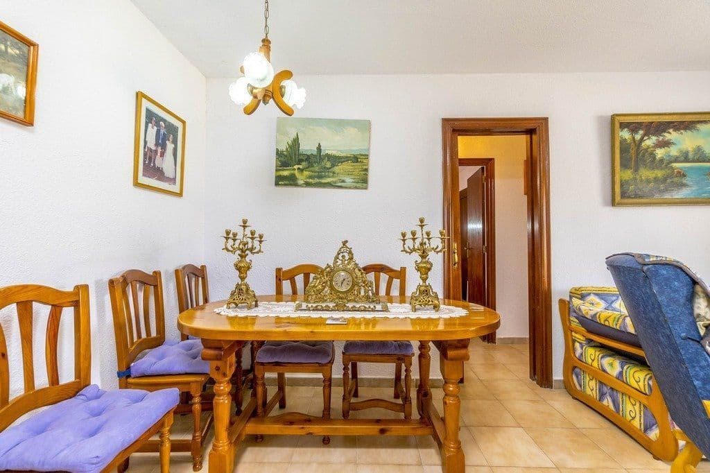 2-Bedroom Apartment in Punta Prima, Spain, photo 4