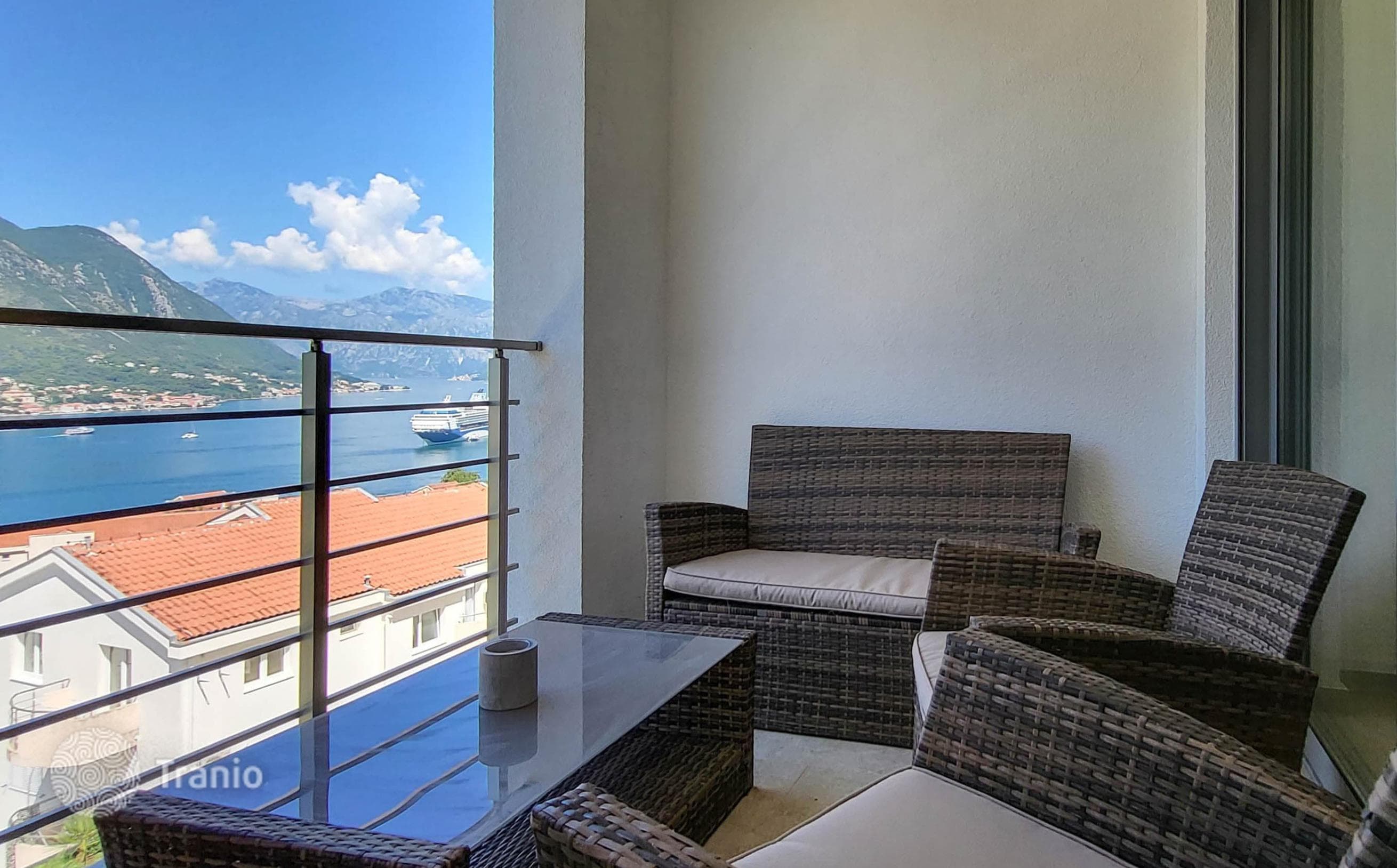 1-Bedroom Apartment with Sea View in Dobrota, Kotor, photo 5