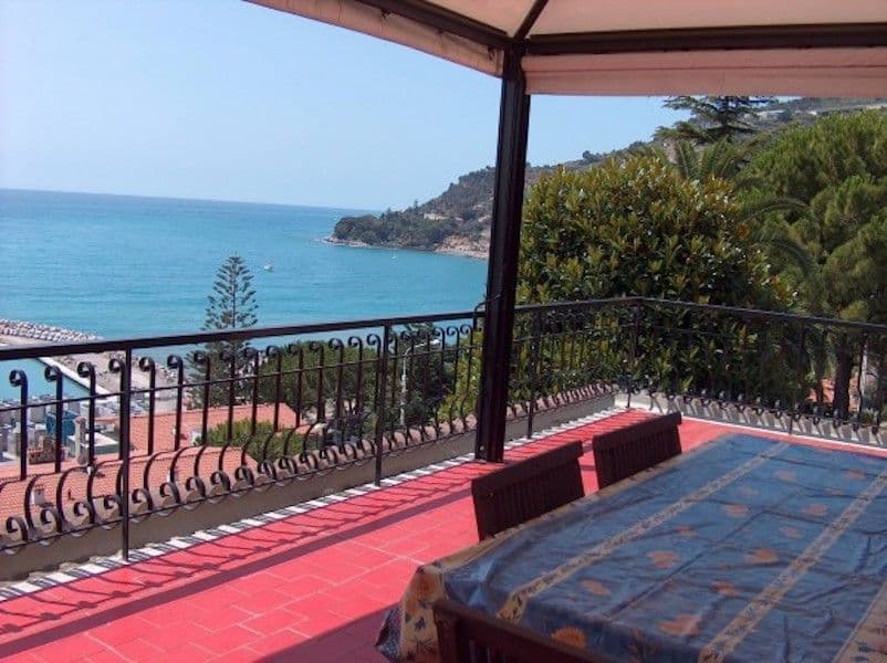 3-Bedroom Apartment in Ospedaletti, Italy, photo 3