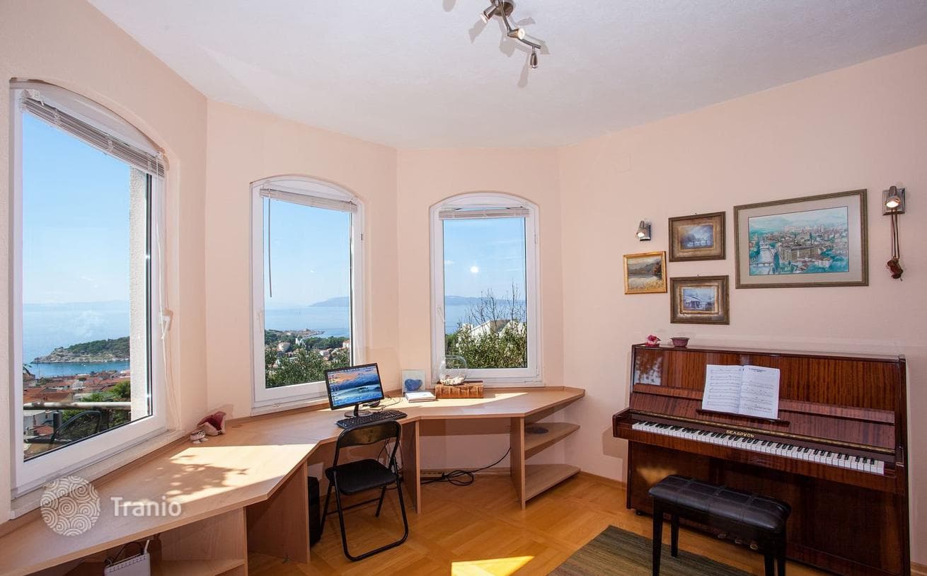 7-комнатный дом в городе 385 м² в Макарскае, Хорватия, фото 2