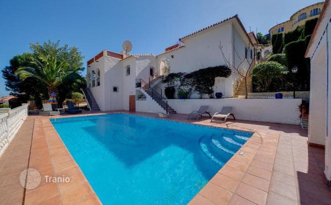 4-Bedroom Villa with Mountain View 400 m from the Sea in Calpe, photo 5
