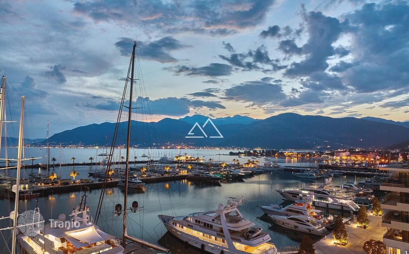 3-Bedroom Apartment with Large Terrace in Boka Place, Porto Montenegro, photo 2