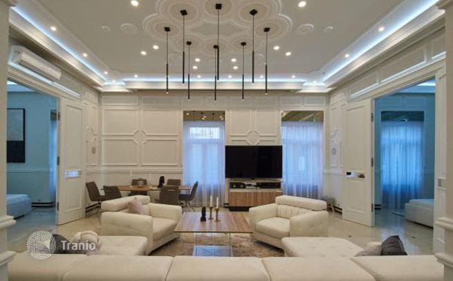4-Bedroom Apartment in District 5, Budapest