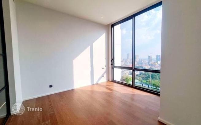 3-Bedroom Condo in Pathum Wan, Bangkok, photo 2