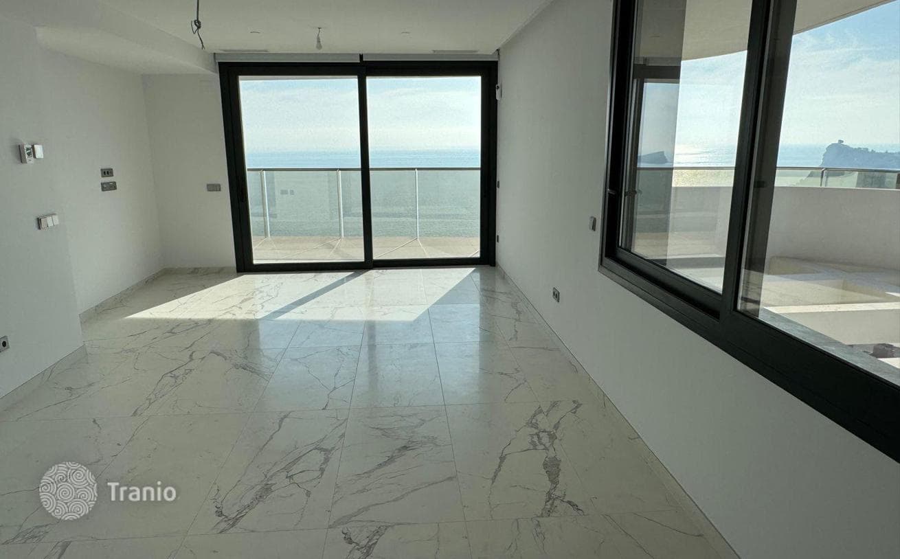 2-Bedroom Penthouse with Sea View in Benidorm, Alicante, photo 2