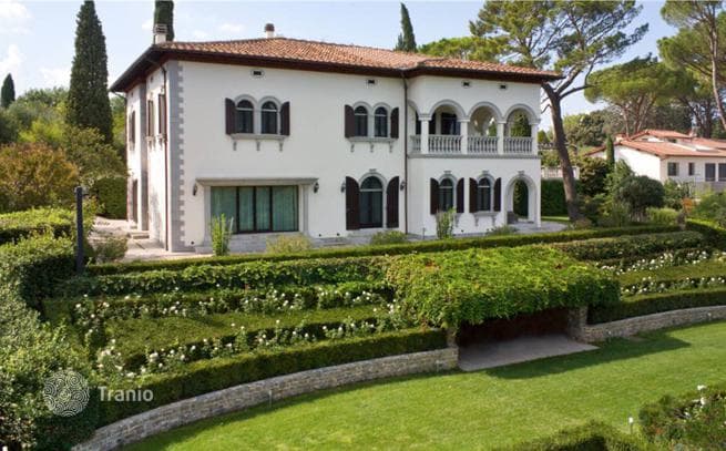 Historic Villa with Pool and Garden near Florence City Center