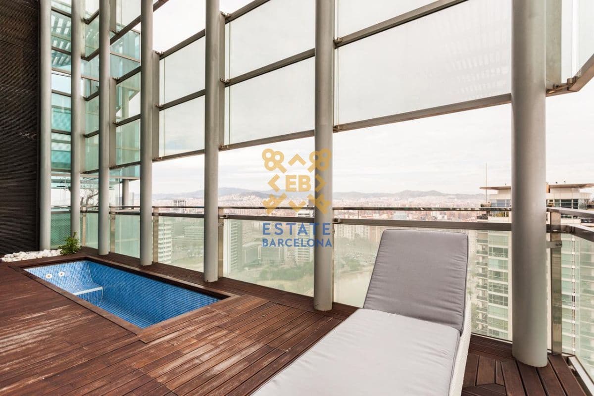 3-Bedroom Apartment in Barcelona, photo 4