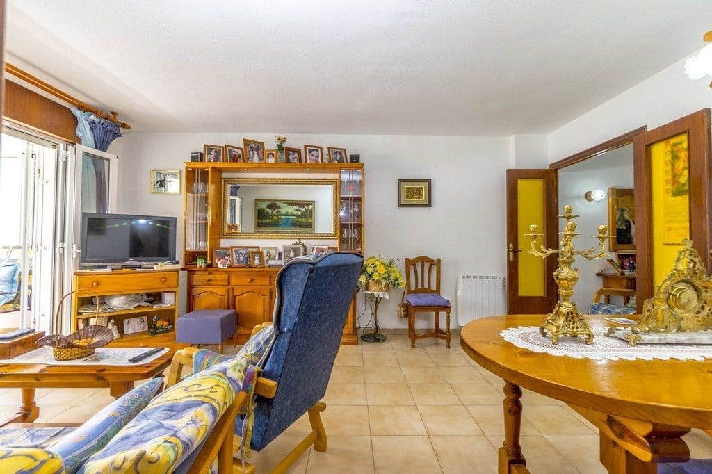 2-Bedroom Apartment in Punta Prima, Spain, photo 3