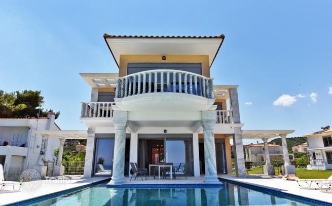 Villa with Private Pool and Garden 20 m from the Sea in Kassandra, photo 2