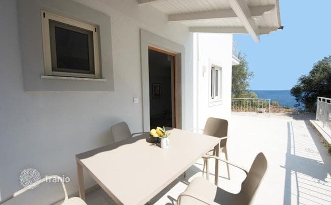 2-Bedroom Apartment in Barbati, photo 2