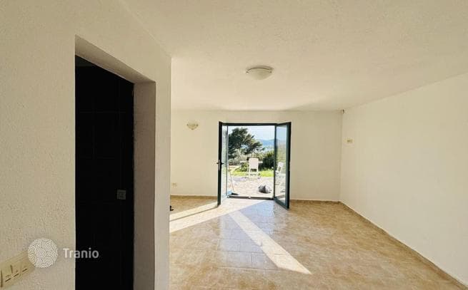 1-Bedroom Villa with Bay View in Tivat
