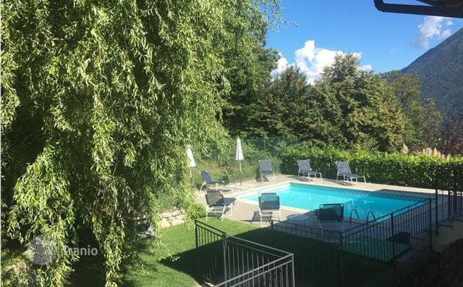 4-Bedroom Villa with Private Pool and Lake View in Argegno, Como, photo 4