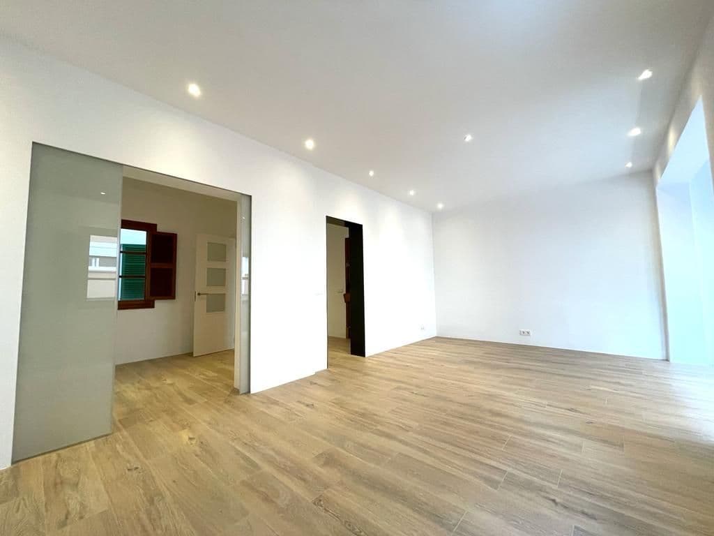 3-Bedroom Apartment in Palma de Mallorca, photo 3