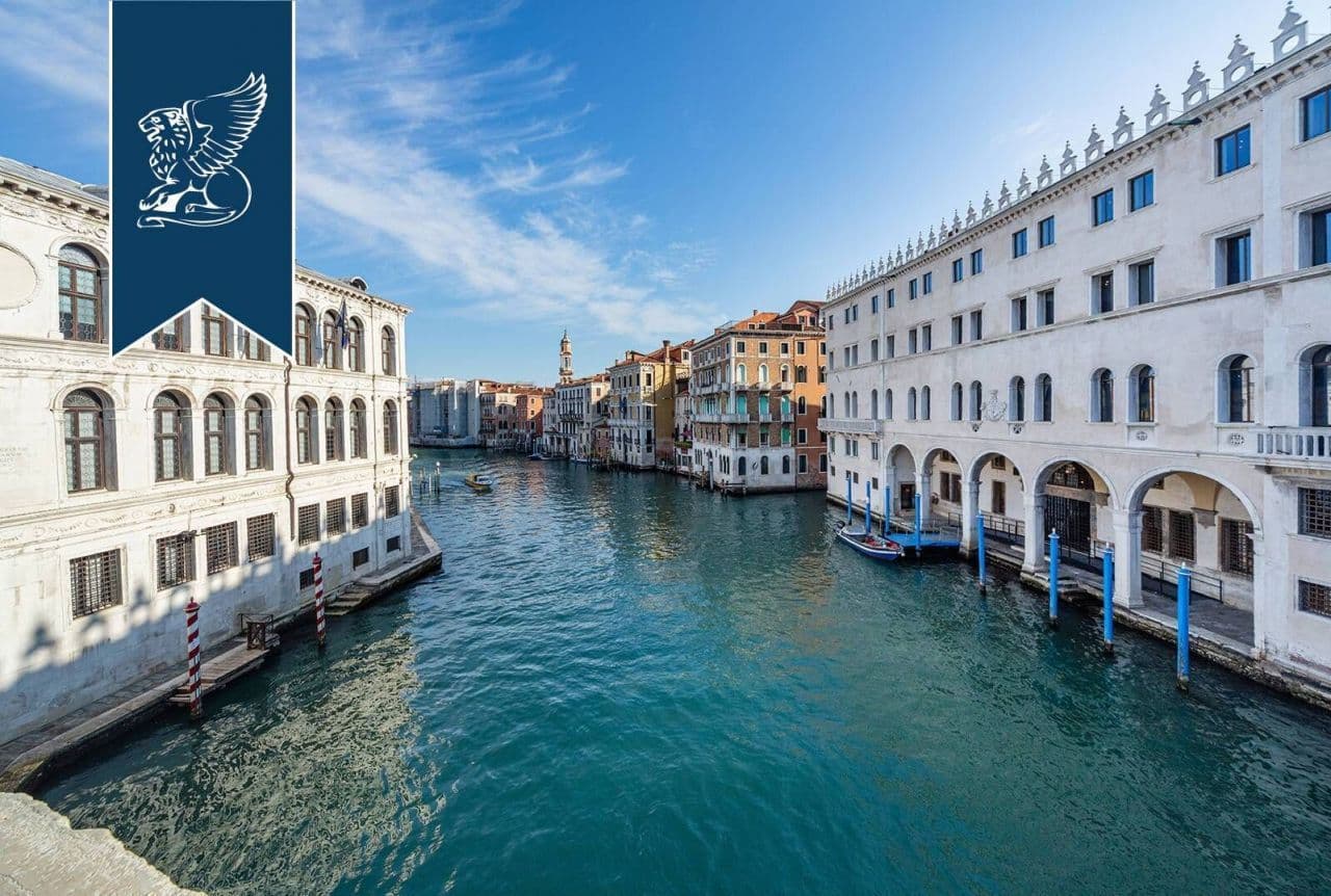 2-Bedroom Apartment in Venice, Italy, photo 3
