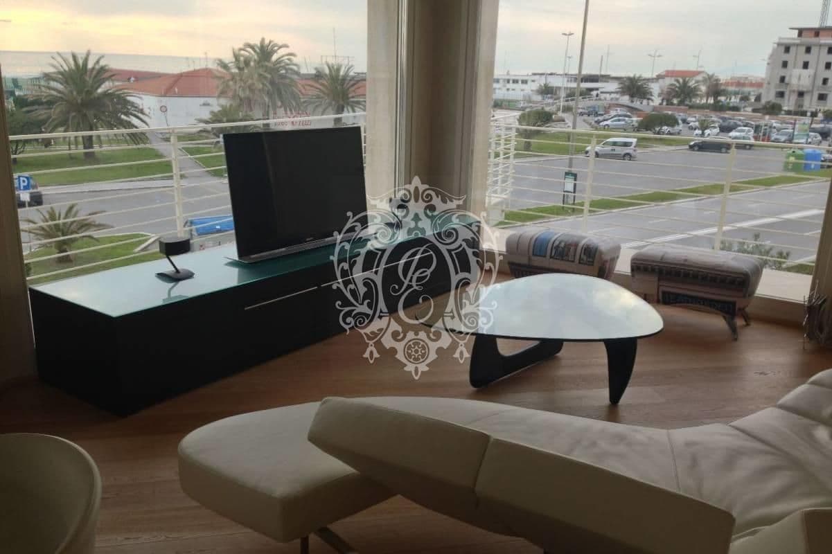 2-Bedroom Apartment in Viareggio