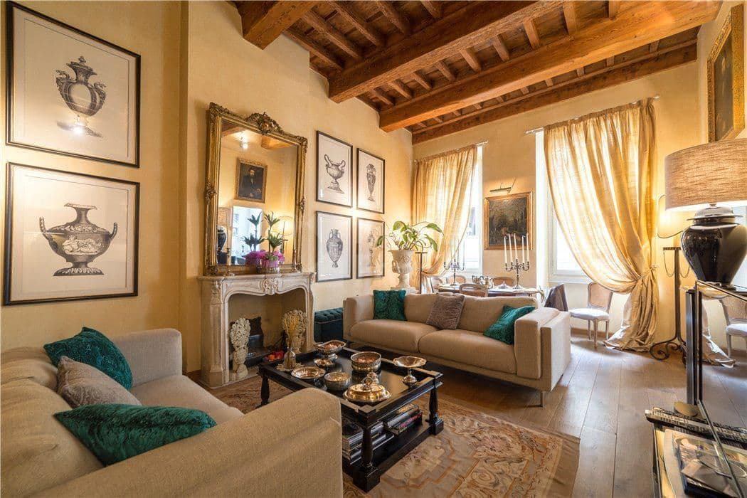 5-Bedroom Apartment in Florence