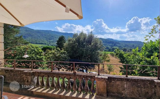 4-Bedroom Villa in Arezzo, Italy, photo 4