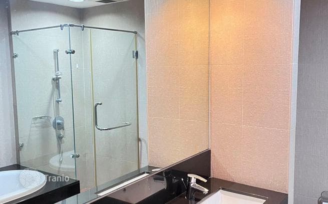 3-Bedroom Condo in Pathum Wan, Bangkok, photo 4