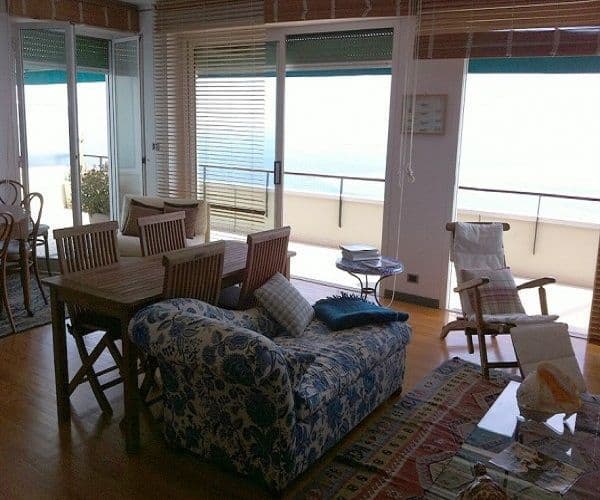 2-Bedroom Penthouse in Ospedaletti, photo 2