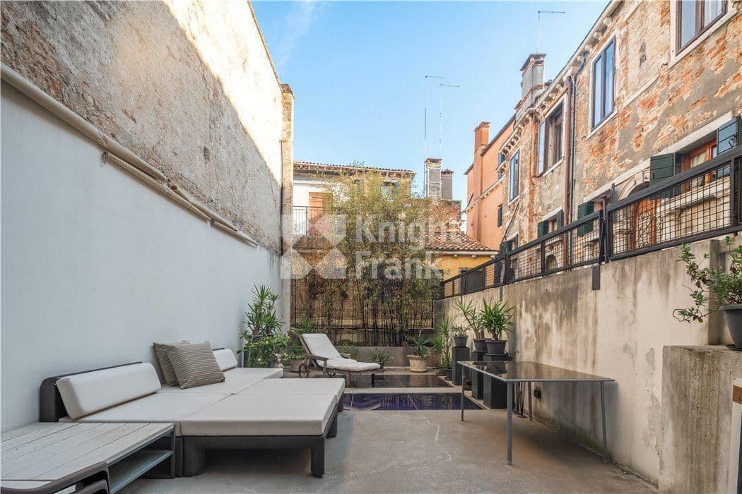 3-Bedroom Apartment in Venice, photo 2