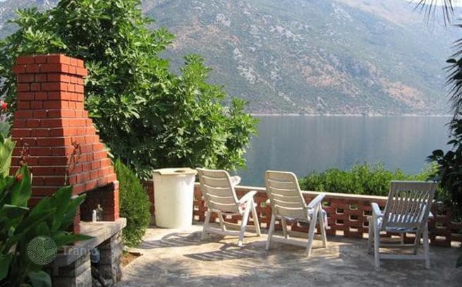 4-Bedroom House with Garden and Sea Access in Kotor