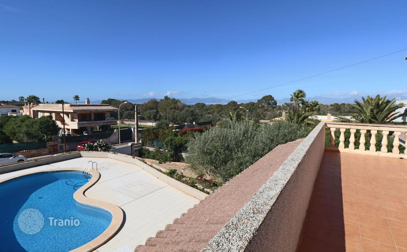 4-Bedroom Villa with Private Pool and Sea View in Llucmayor, Mallorca