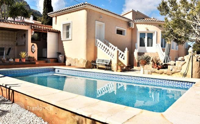Villa with Garden, Pool and Sea View in Calpe